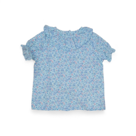 Blusa infantil liberty de flores azules en algodón con cuello volante para niña