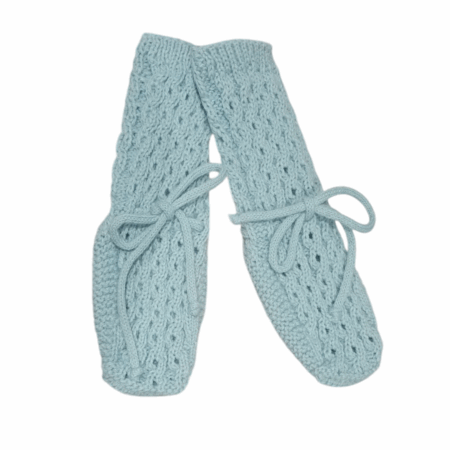 Patucos bota Florencia verdes de punto calado con lazada. Hecho en España. Tallas 1 y 3 meses