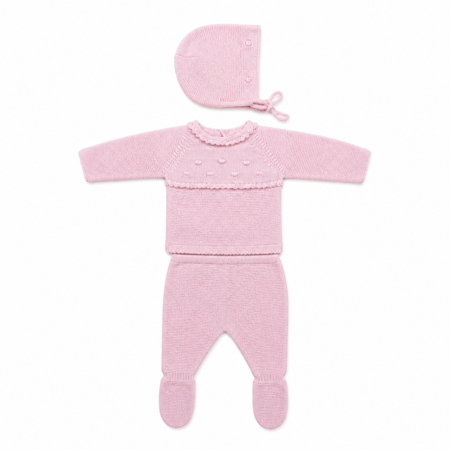 Conjunto Born de tres piezas para bebé en color nude, incluye jersey de manga larga con bodoques, polaina y capota, hecho a mano en España con 100% algodón por Machú