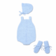 Conjunto Oli de tres piezas para bebé en color azul bebé, incluye ranita de punto calado, capota y patucos, hecho a mano en España con 100% algodón de Machú
