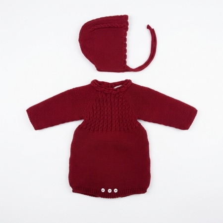 Conjunto de ranita y gorro en punto burdeos 100% acrílico para bebé de 3 a 18 meses Modelo Jaime, producto elaborado en España.