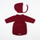 Conjunto de ranita y gorro en punto burdeos 100% acrílico para bebé de 3 a 18 meses Modelo Jaime, producto elaborado en España.
