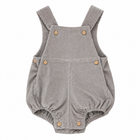 Vista frontal de la rana de pana beige 100% algodón con tirantes y botones de madera, elaborada en España.