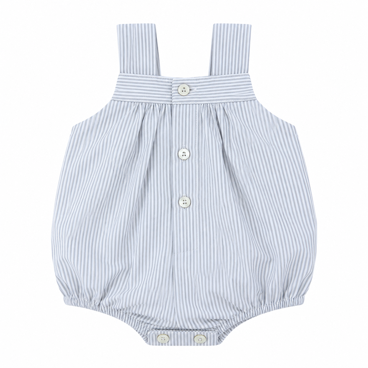 Bebé vistiendo la ranita modelo Bristol combinada con camisa